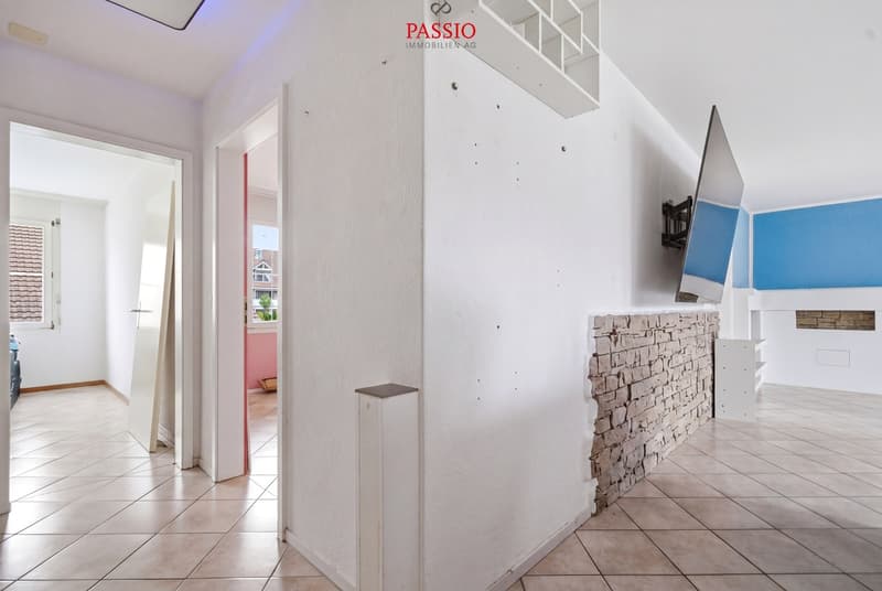 Bright 4.5-room apartment with carport in central and quiet location (10)