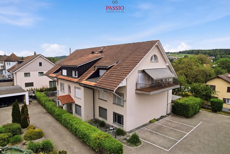 Bright 4.5-room apartment with carport in central and quiet location (2)