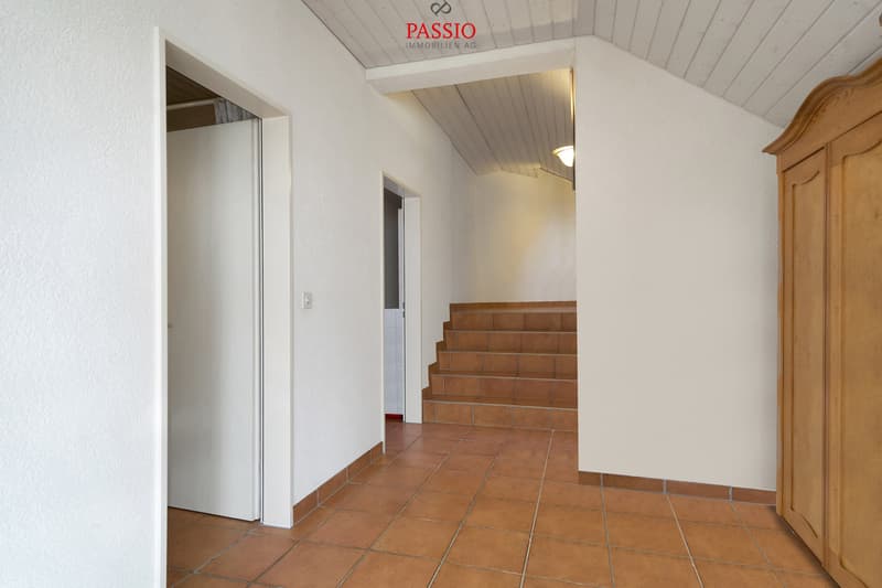 Spacious 4.5-room apartment with fireplace in a quiet location (11)