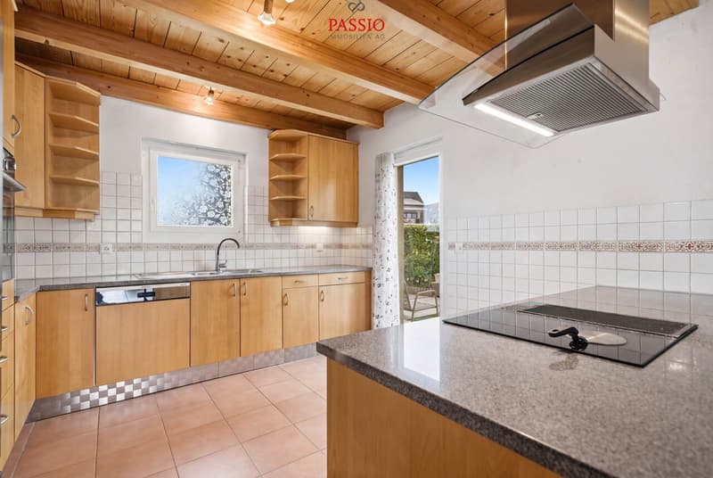 Maison de famille élégante de 6,5 pièces avec piscine et oasis de jardin (9)