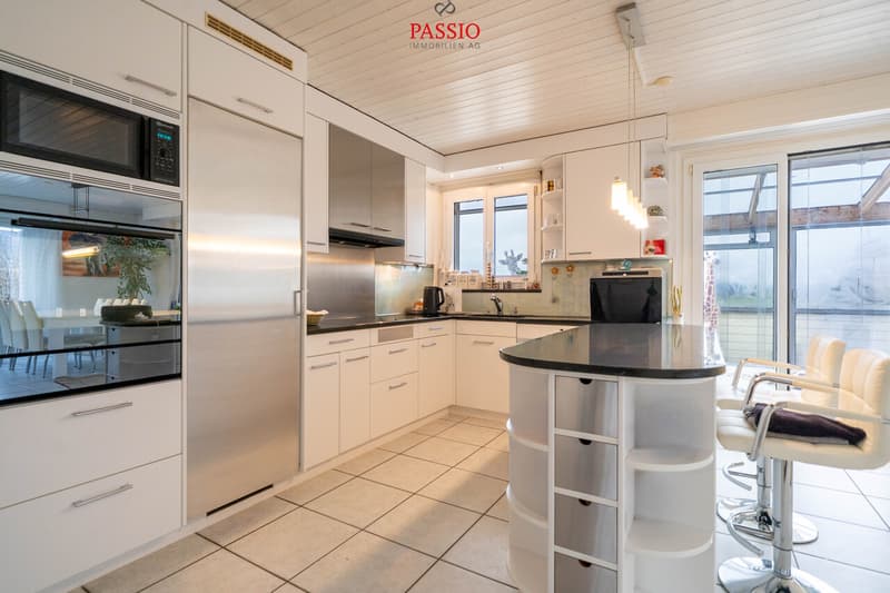 12-room 2-family house with pool & unobstructable location near Bern (5)