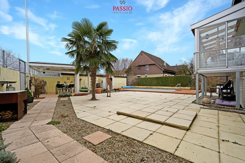 12-room 2-family house with pool & unbeatable location near Bern (2)