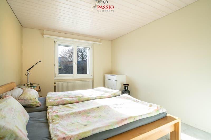 7-Zimmer 2-Familienhaus mit Studio, Gewerbefläche & Alpenblick (13)