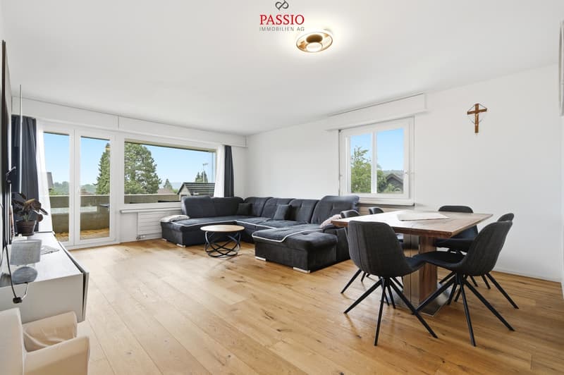 Newly renovated 4.5-room apartment with Alpine view and garden share (2)