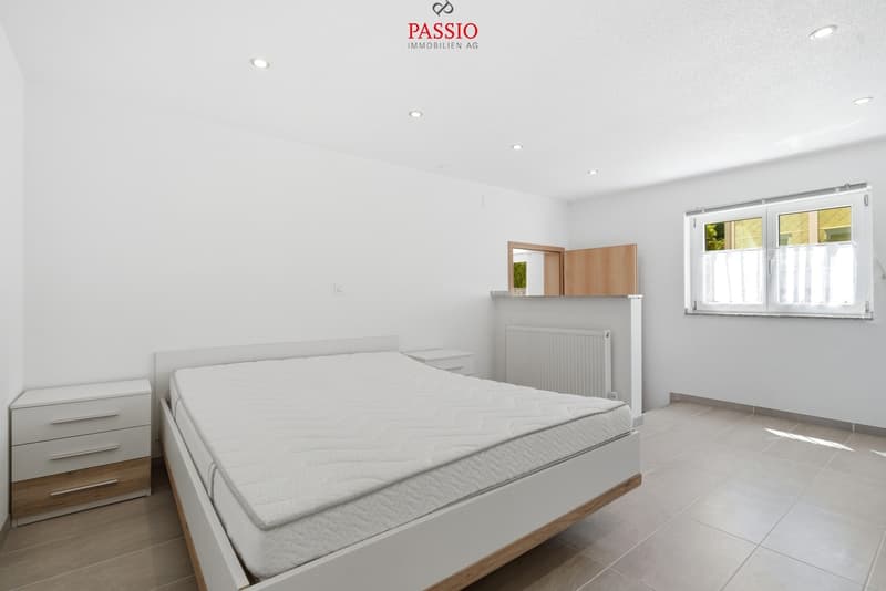 Appartement meublé de 2,5 pièces avec parking dans un emplacement central et calme (10)