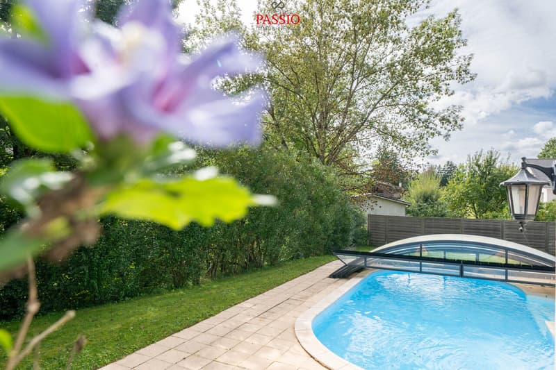 Gepflegtes 5,5-Zimmer Einfamilienhaus mit Pool und grossem Garten (2)