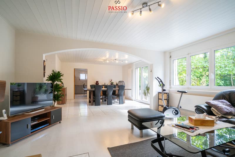 Gepflegtes 5,5-Zimmer Einfamilienhaus mit Pool und grossem Garten (9)