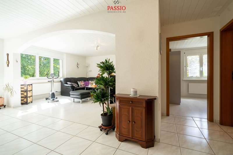 Gepflegtes 5,5-Zimmer Einfamilienhaus mit Pool und grossem Garten (7)