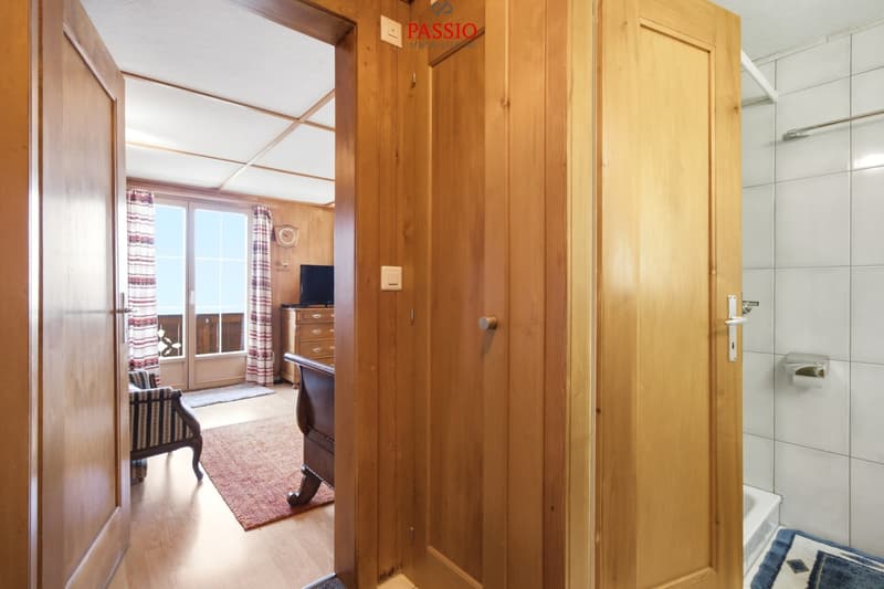 Exklusives 5-Zimmer-Ferienchalet mit Einliegerwohnung und Panorama (12)