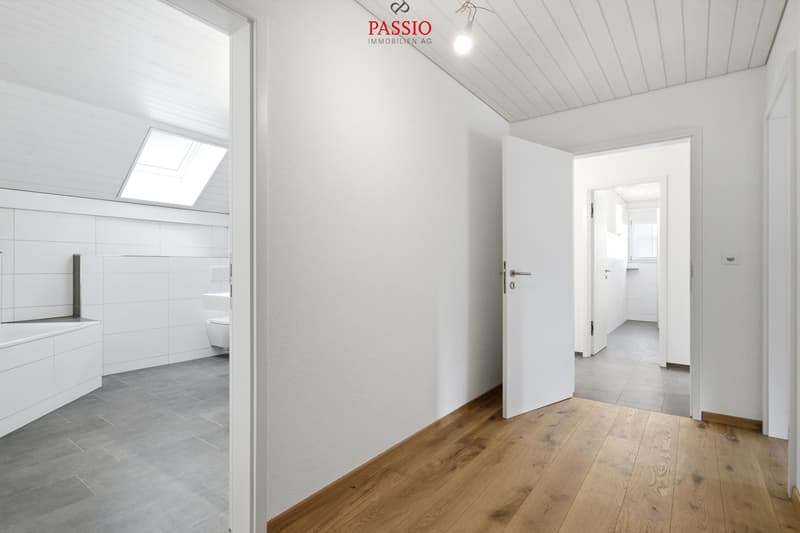 Exklusives 6.5-Zimmer-Doppeleinfamilienhaus mit grosszügigem Garten (12)