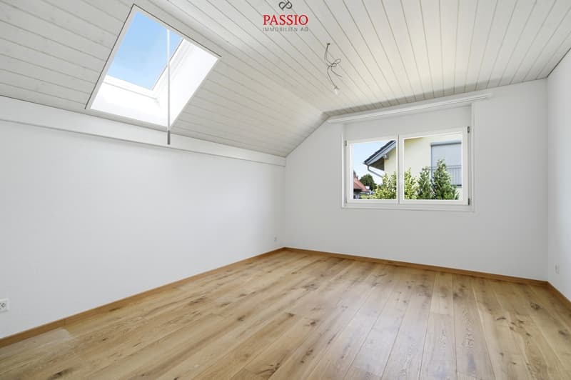 Exklusives 6.5-Zimmer-Doppeleinfamilienhaus mit grosszügigem Garten (7)