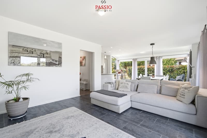 Maison familiale moderne de 5,5 pièces avec jardin de rêve (7)