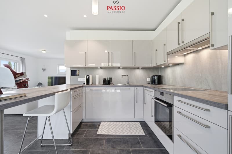 Maison familiale moderne de 5,5 pièces avec jardin de rêve (11)