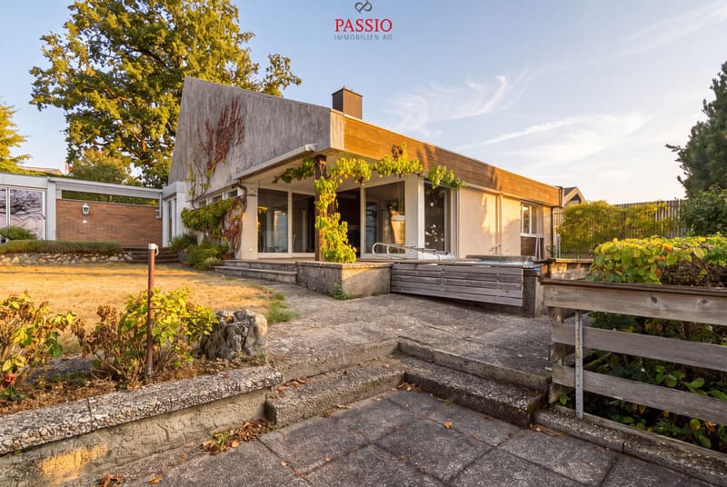 Sanieren oder neu bauen - Liegenschaft und 1'532 m² Grundstück (1)