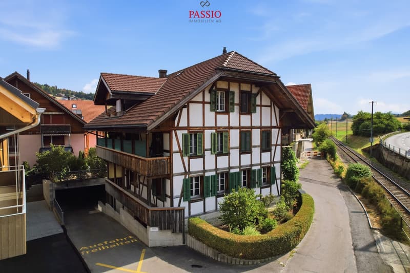 Wohnen mit Altbaucharme, Balkon und eigenem Garten (1)