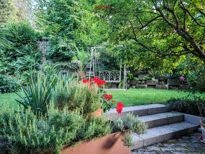 Grosses 10-Zimmer Reiheneckhaus mit Gartenparadies an Top Lage (5)