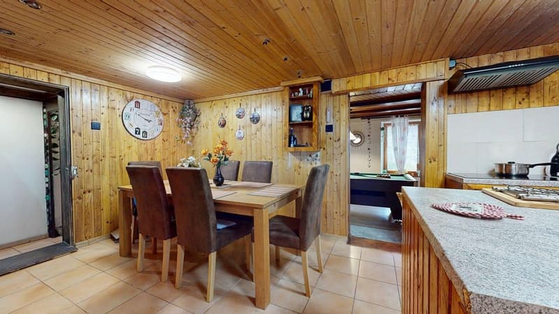 Casa di villaggio con fascino rurale e grande potenziale! (3)