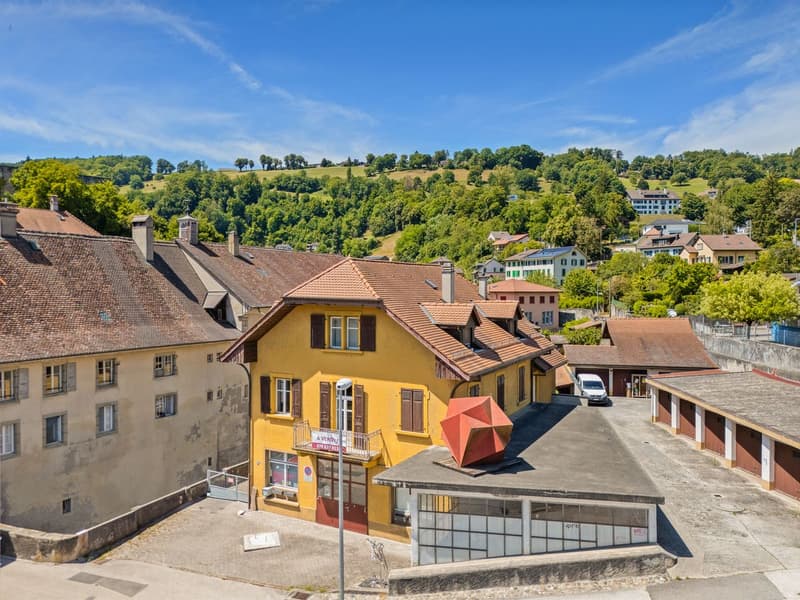 Casa ideale per una grande famiglia o artigiano! (2)