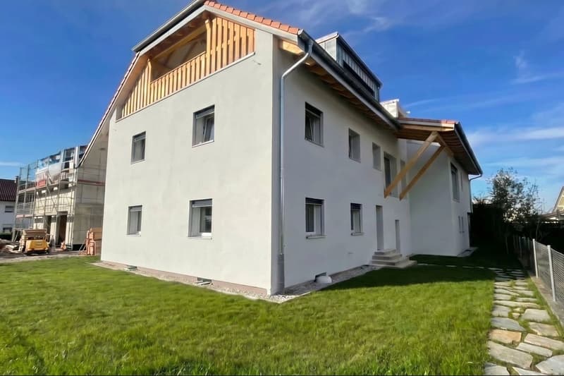 Duplex con giardino esclusivo e 2 posti auto! (1)