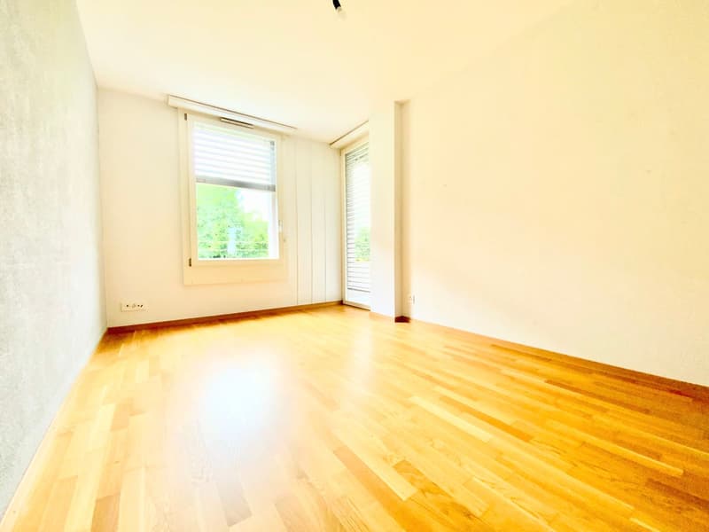 Lumineux 4 ½ de 110m2 avec place de parc! (8)