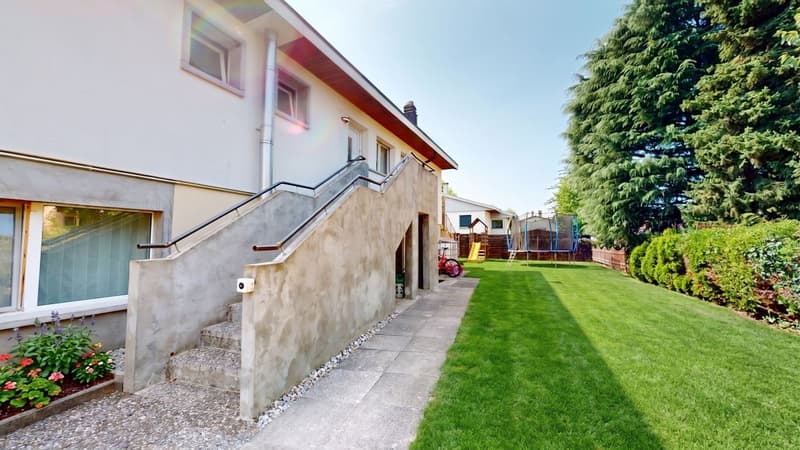 Maison individuelle avec deux appartements et espaces extérieurs ! (3)