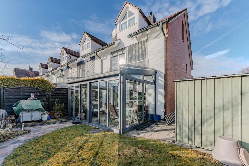 Maison de coin charmante dans un quartier résidentiel calme (3)