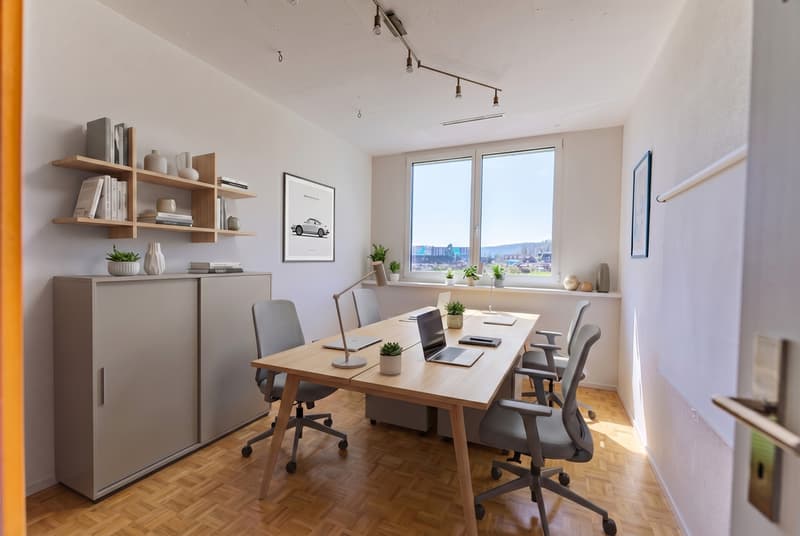 Versatile commercial space in an ideal location (4)