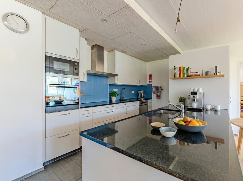 Versatile commercial space in an ideal location (5)
