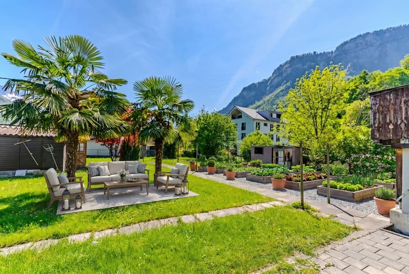 Detached single-family house with development potential in an idyllic location (3)