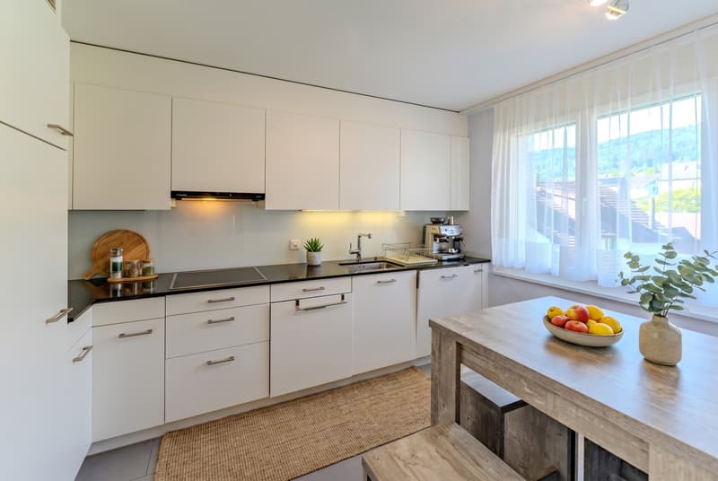 Bright and spacious 4.5-room apartment in the center (5)