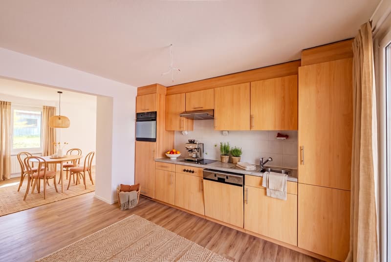 Multi-generation house with great potential (3)