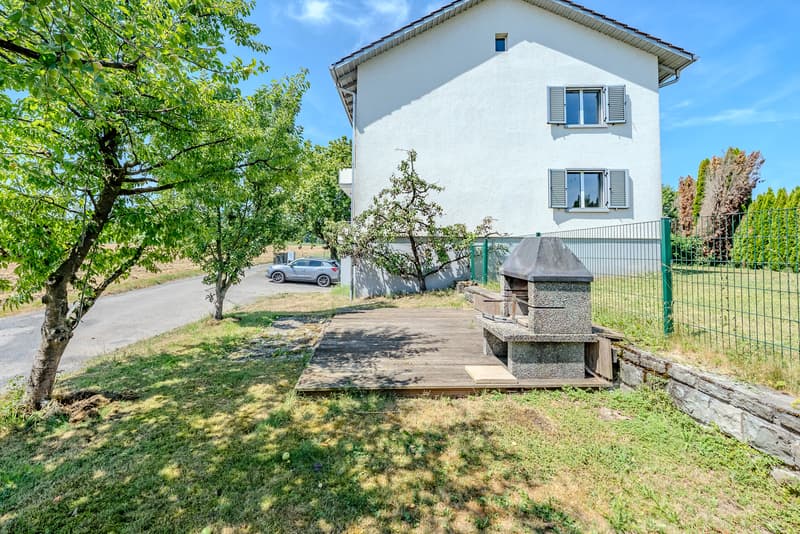 Maison à deux familles polyvalente pour plusieurs générations (2)