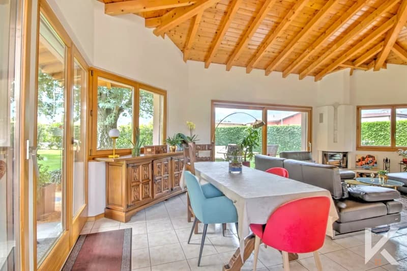 Villa de charme avec bel extérieur (4)