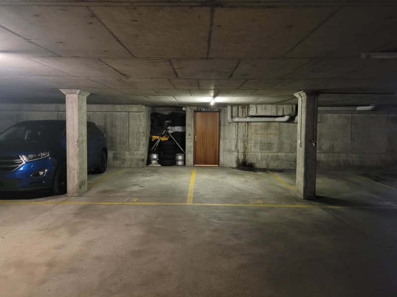 Posto auto in posizione centrale a Oensingen (1)