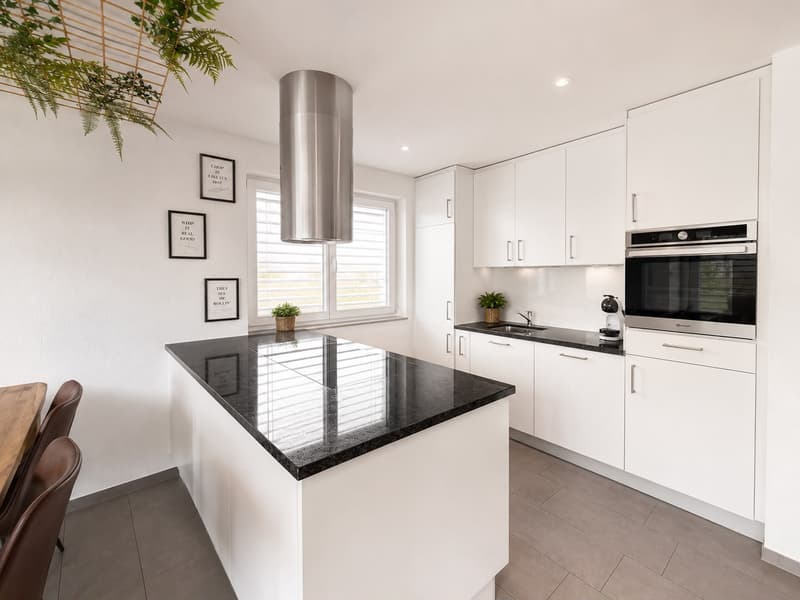 Bright 4.5-room apartment with balcony and beautiful view in Kestenholz (2)