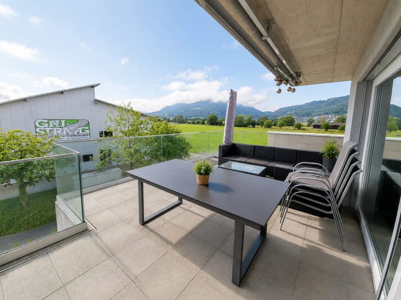 Appartamento moderno in attico di 4,5 locali con vista panoramica a Kestenholz (12)