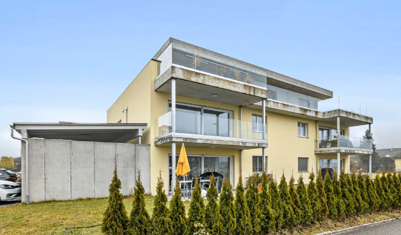 Appartamento moderno in attico di 4,5 locali con vista panoramica a Kestenholz (1)