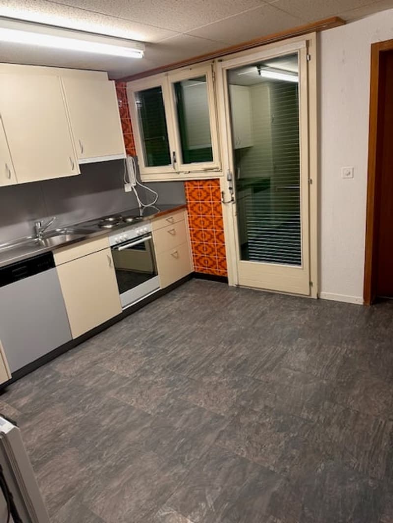 Appartement de charme et confortable dans un immeuble ancien, situé dans un endroit calme et ensoleillé, limité jusqu'au printemps 2027 (8)
