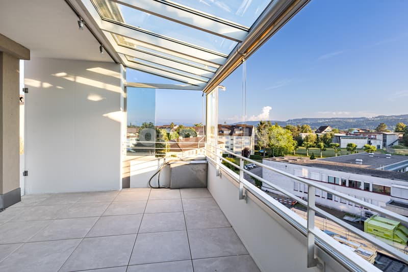 Living comfort with large terrace (1)