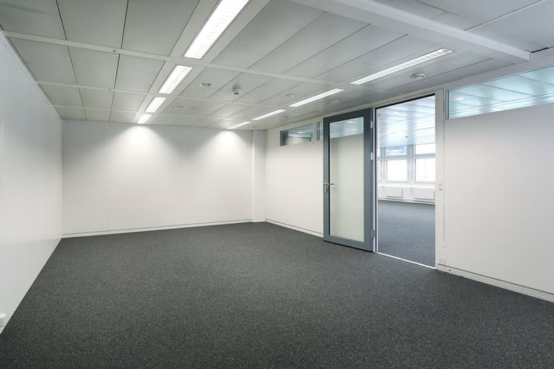 Your new business location with optimal traffic connection and far-reaching views (4)