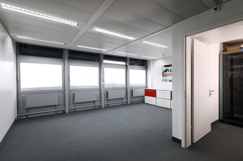 Panoramic office on the top floor with shared use of the terrace (9)
