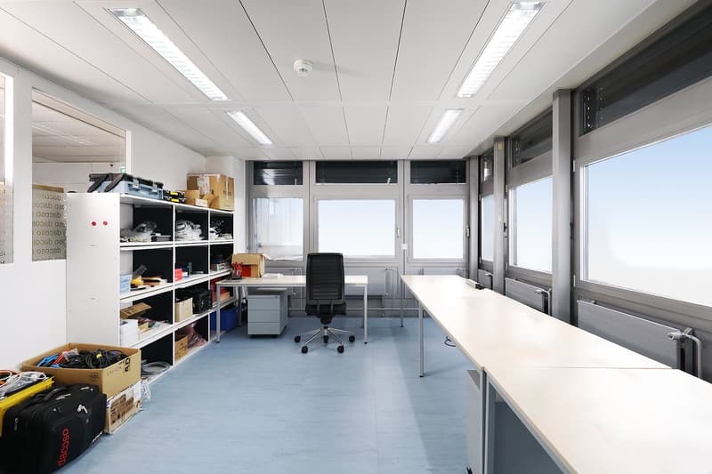 Panoramic office on the top floor with shared use of the terrace (12)