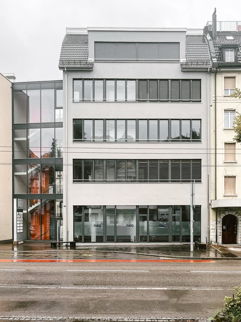Working with perspective – High-quality office space on two floors (13)