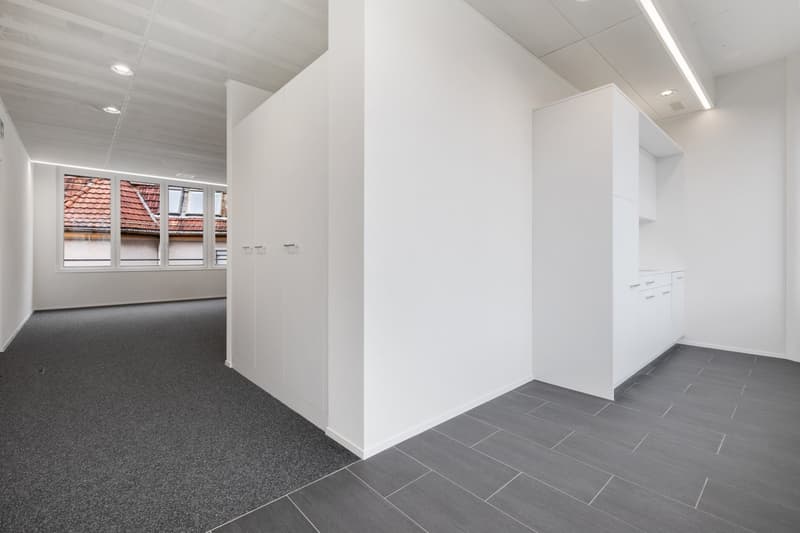 Working with perspective – High-quality office space on two floors (8)