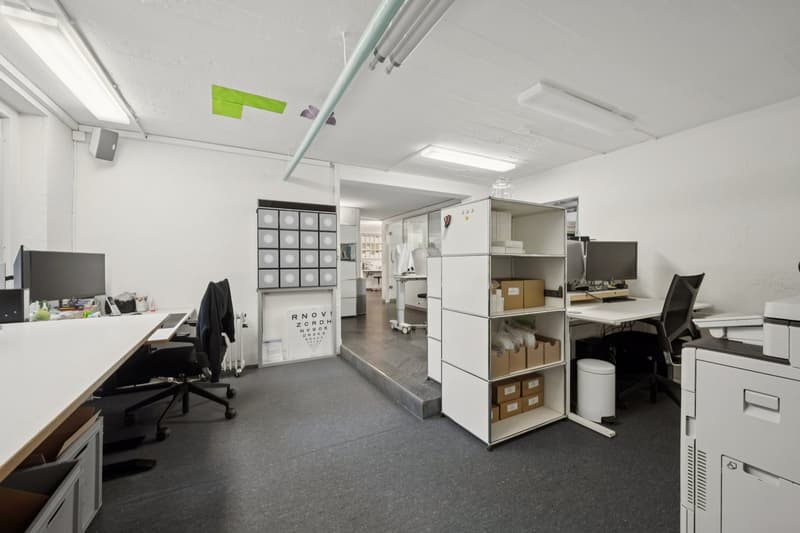 Espace commercial polyvalent avec bureau et stockage dans un excellent emplacement (9)