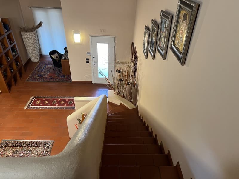 Villa prestigieuse avec grand jardin et piscine (10)
