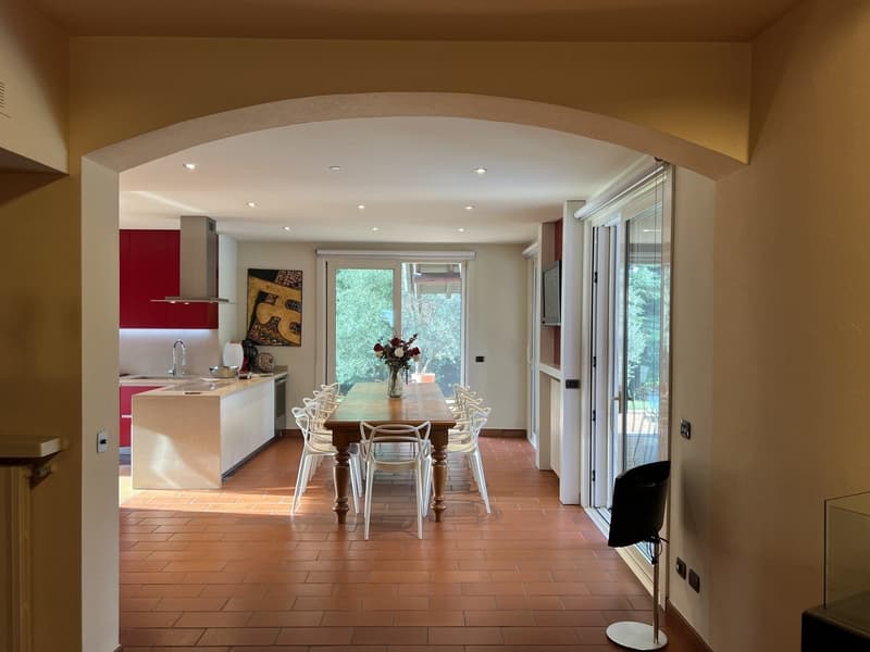 Villa prestigieuse avec grand jardin et piscine (4)