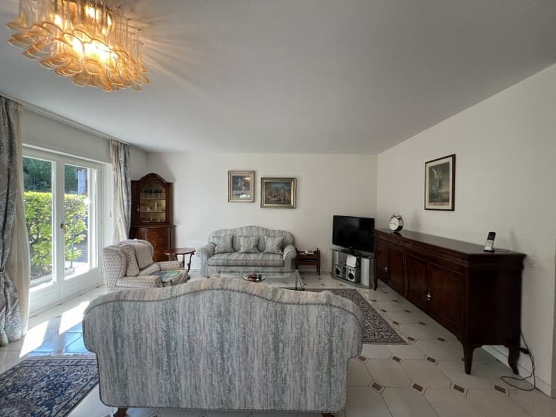 Villa unifamiliale avec jardin, très ensoleillée (8)