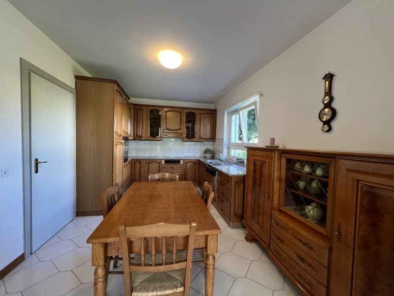 Villa unifamiliale avec jardin, très ensoleillée (9)
