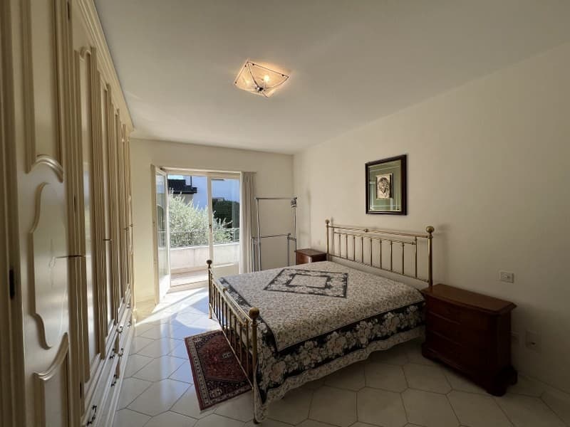 Villa unifamiliale avec jardin, très ensoleillée (13)